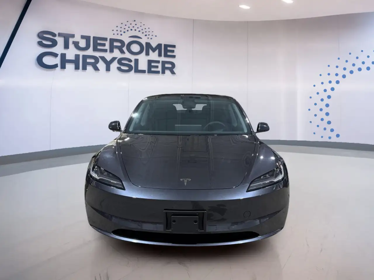 Tesla Model 3 снимка Tesla Model 3