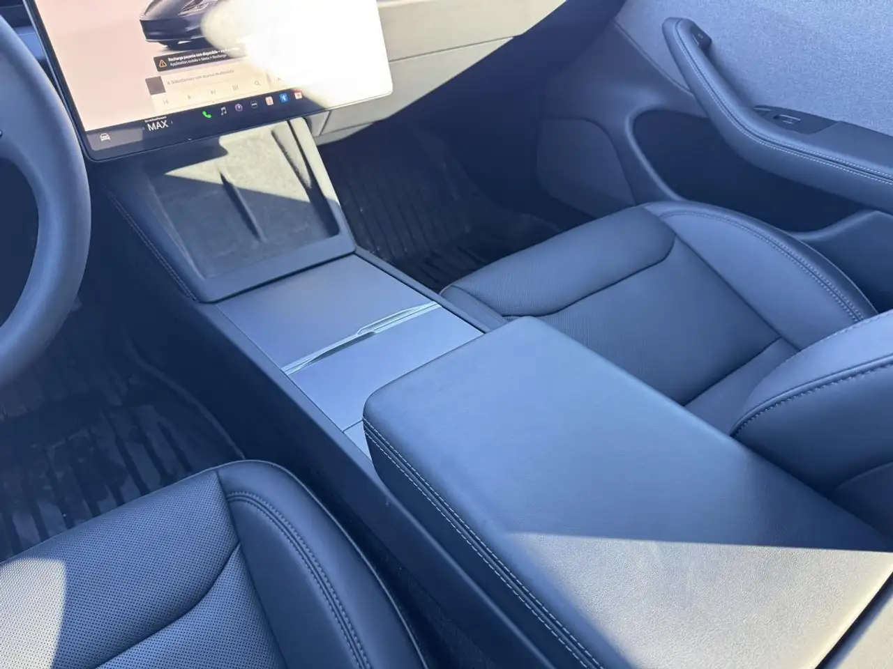 Tesla Model 3 снимка Tesla Model 3