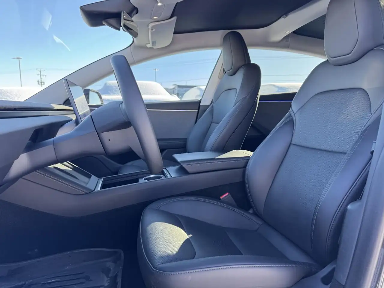 Tesla Model 3 снимка Tesla Model 3