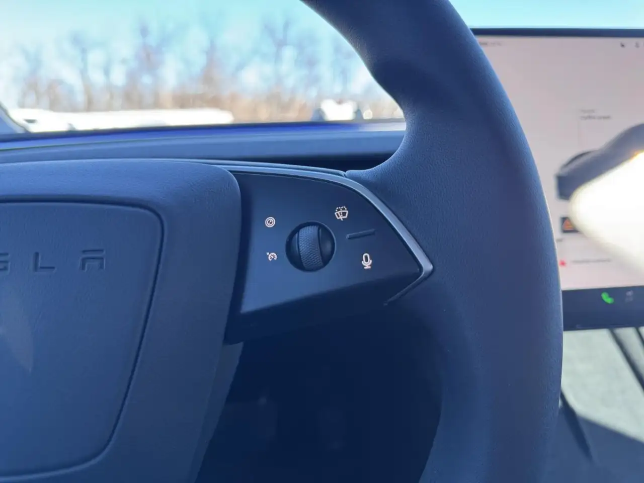 Tesla Model 3 снимка Tesla Model 3
