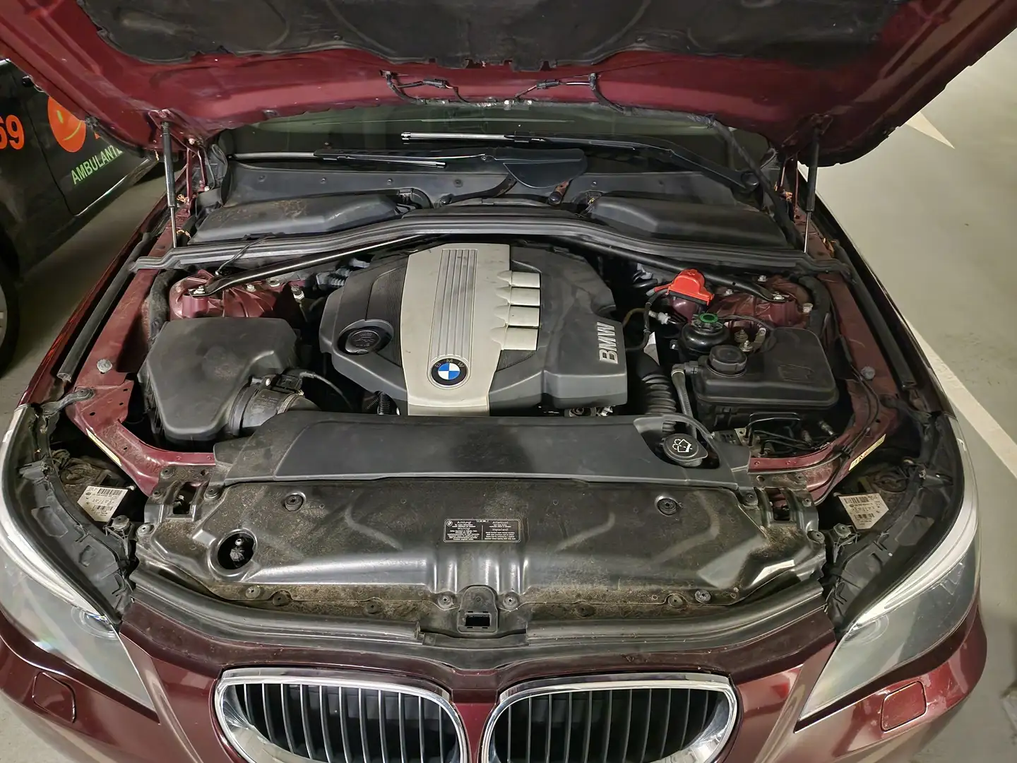 BMW 520 520d Rot - 2