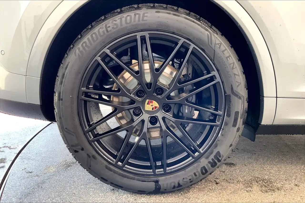Porsche Cayenne снимка Porsche Cayenne