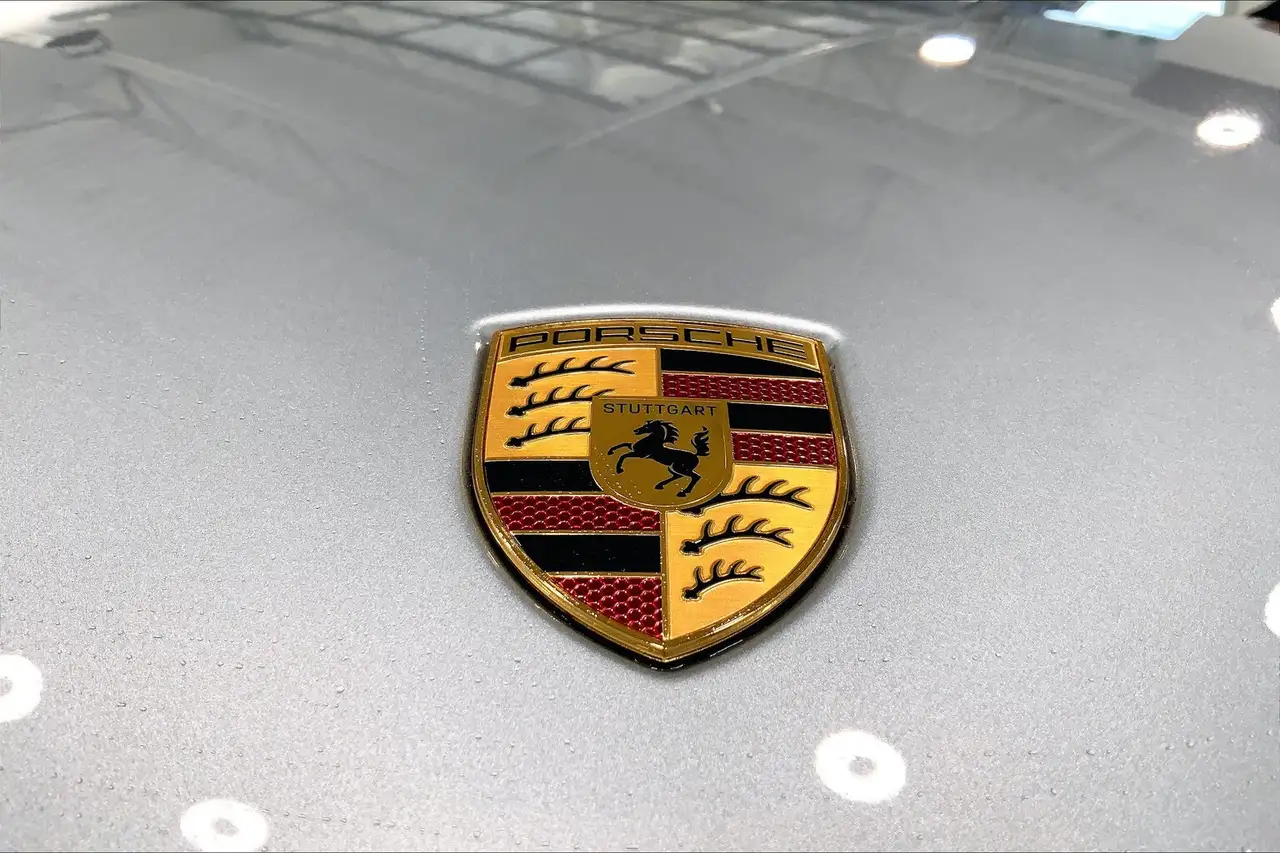 Porsche Cayenne снимка Porsche Cayenne