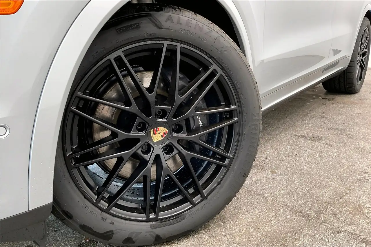 Porsche Cayenne снимка Porsche Cayenne