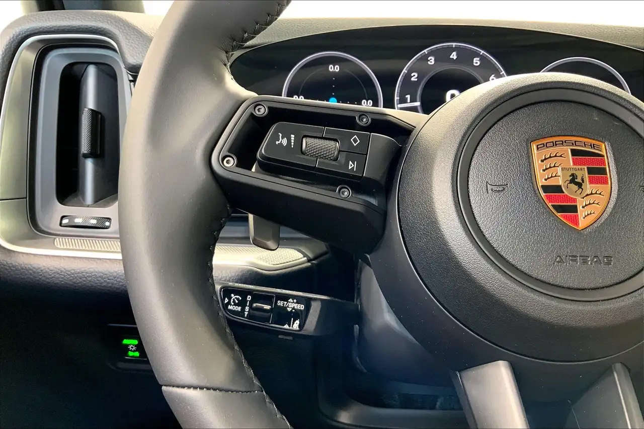 Porsche Cayenne снимка Porsche Cayenne