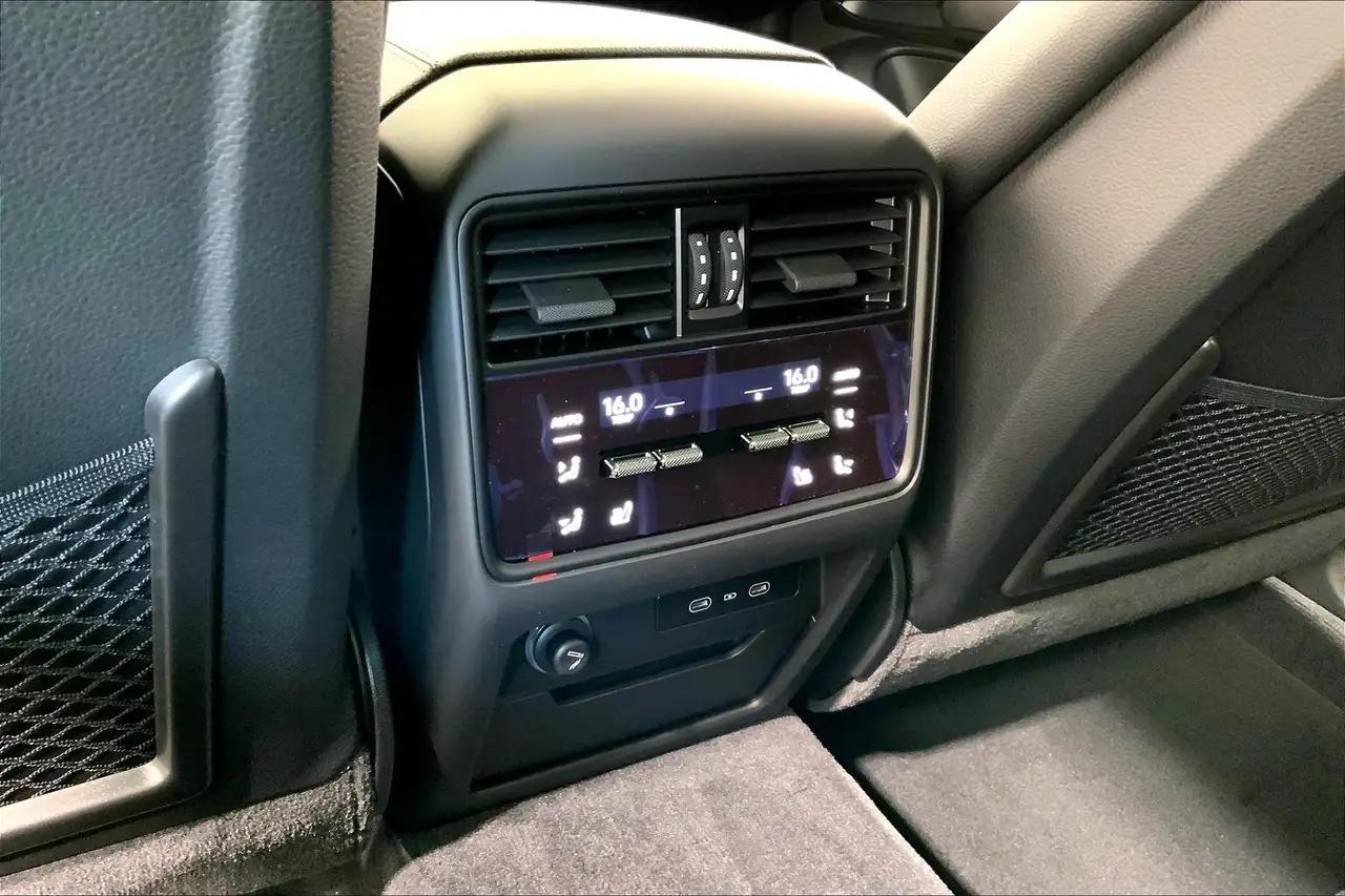 Porsche Cayenne снимка Porsche Cayenne