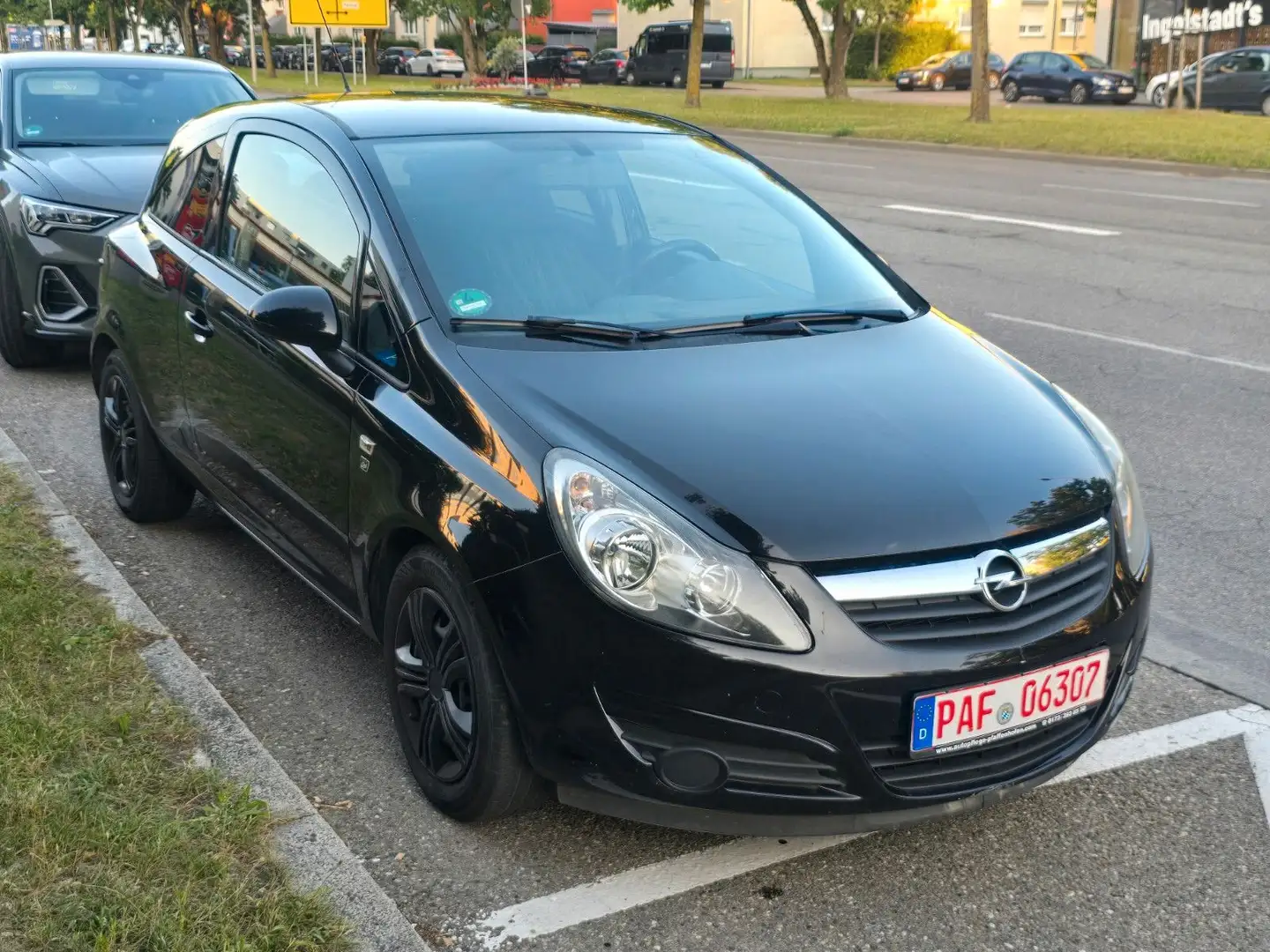 Opel Corsa D Selection Schwarz - 1