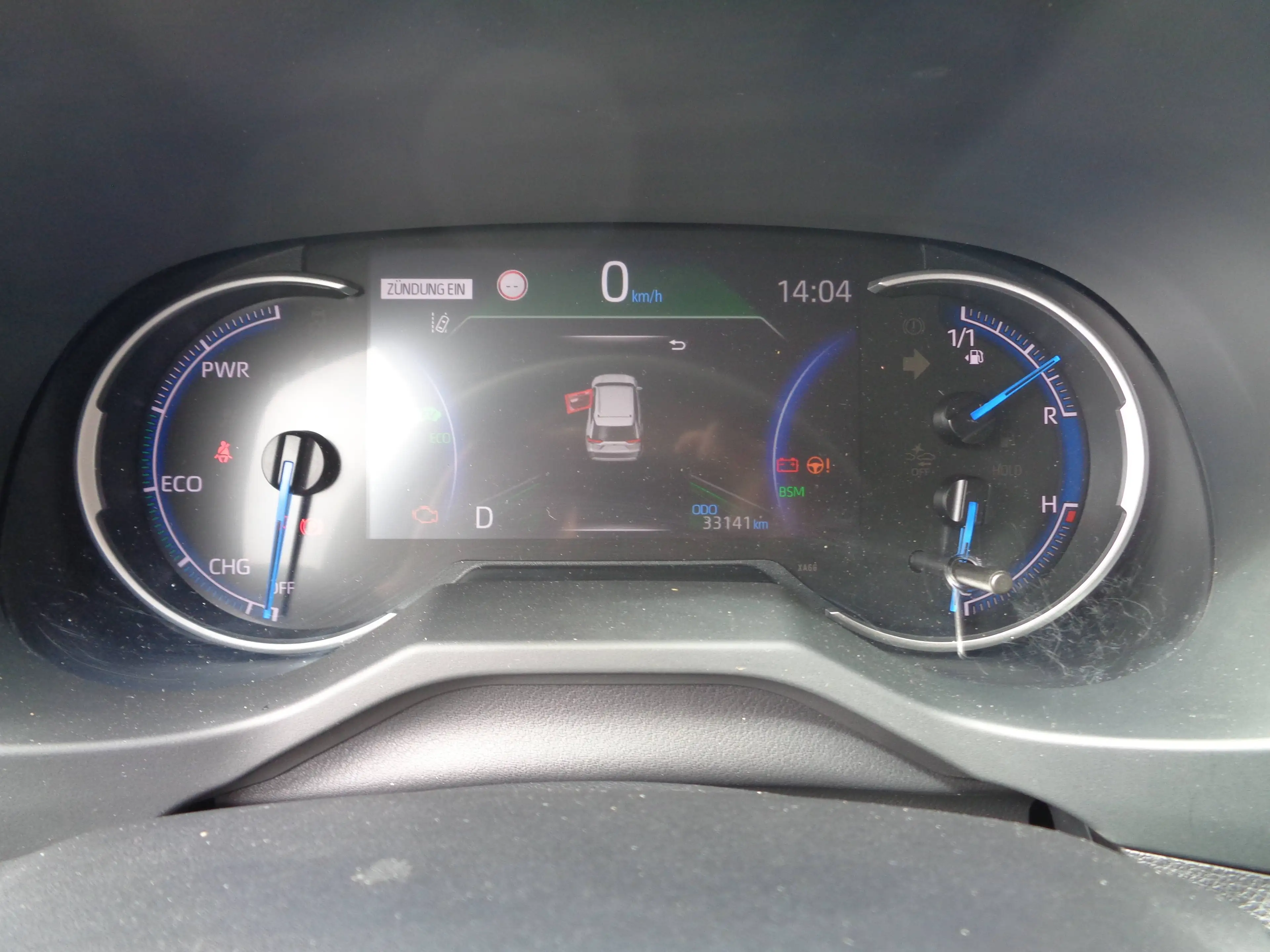 Toyota RAV 4 Hybrid 4x2 Team Deutschland — photo 11