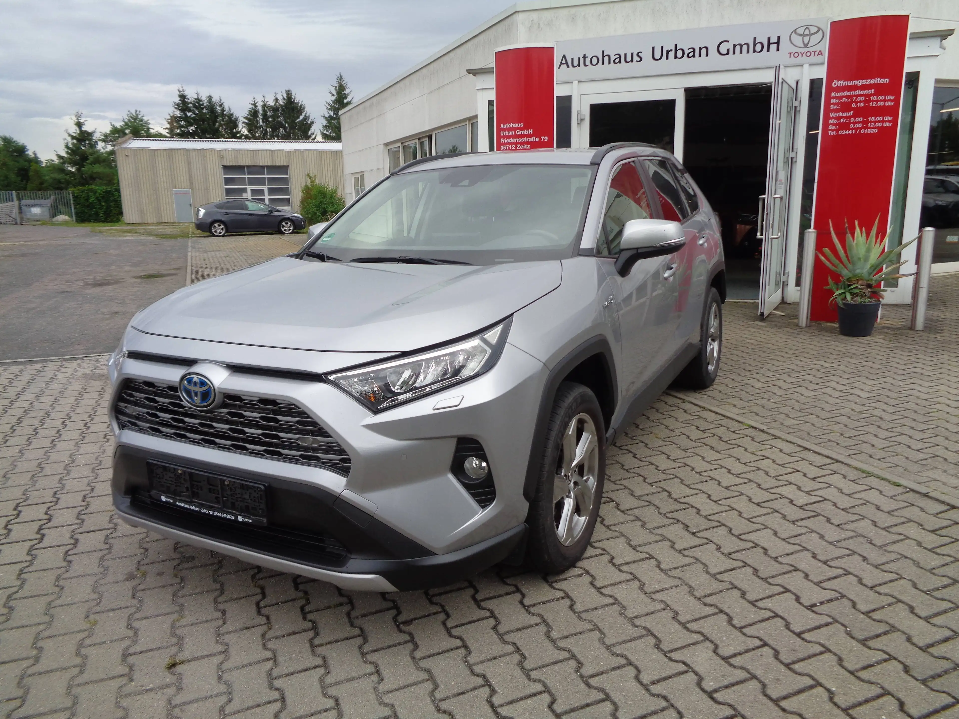 Toyota RAV 4 Hybrid 4x2 Team Deutschland