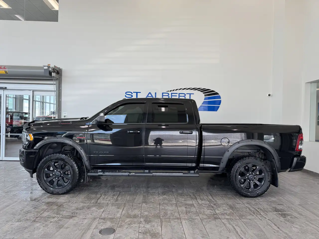 RAM 3500 снимка RAM 3500