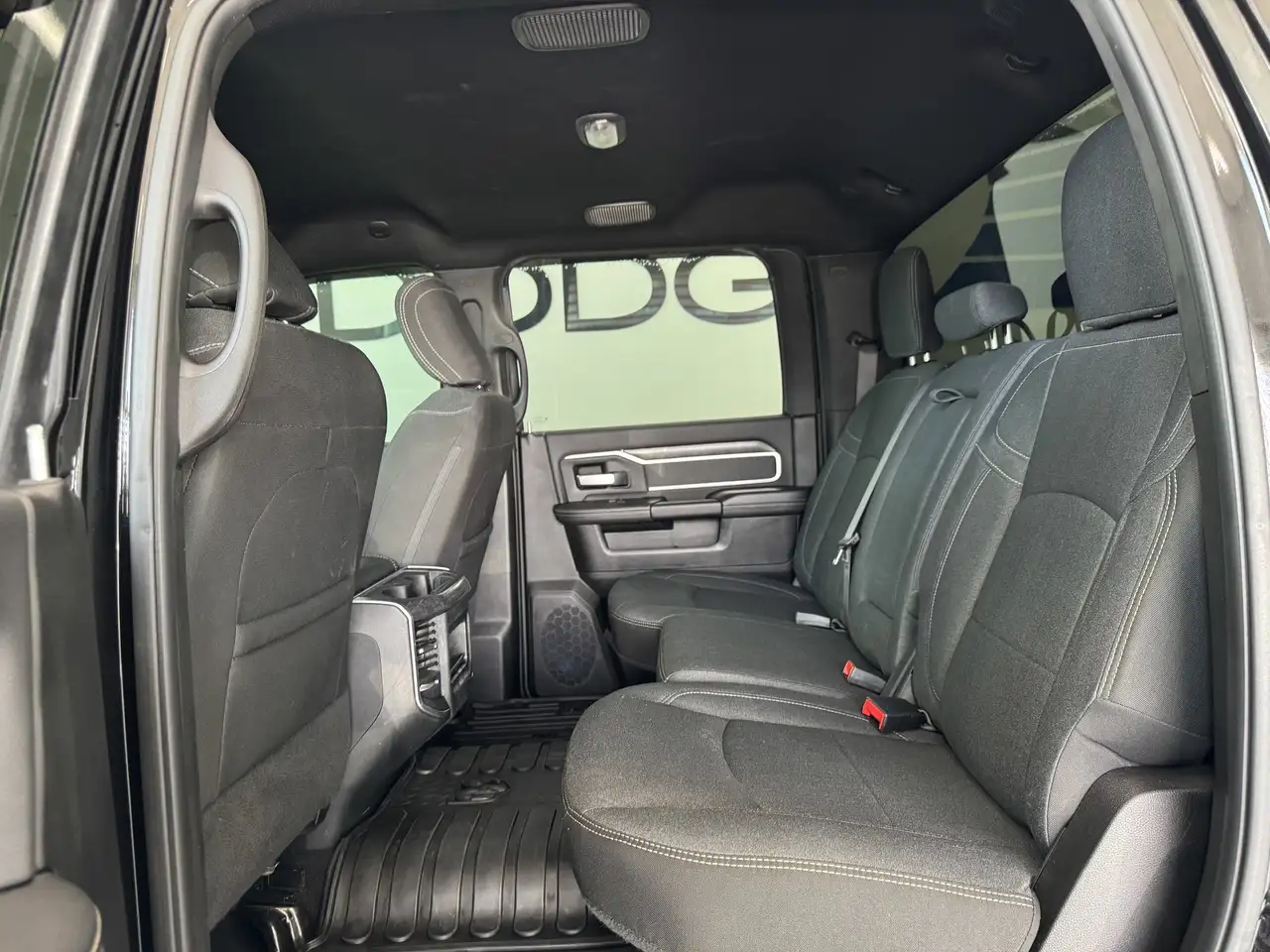 RAM 3500 снимка RAM 3500