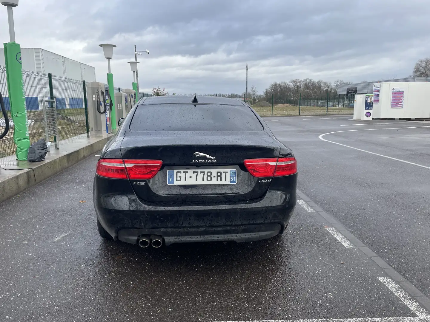 Jaguar XE 2.0 D - 180 ch BVA AWD Prestige - 2