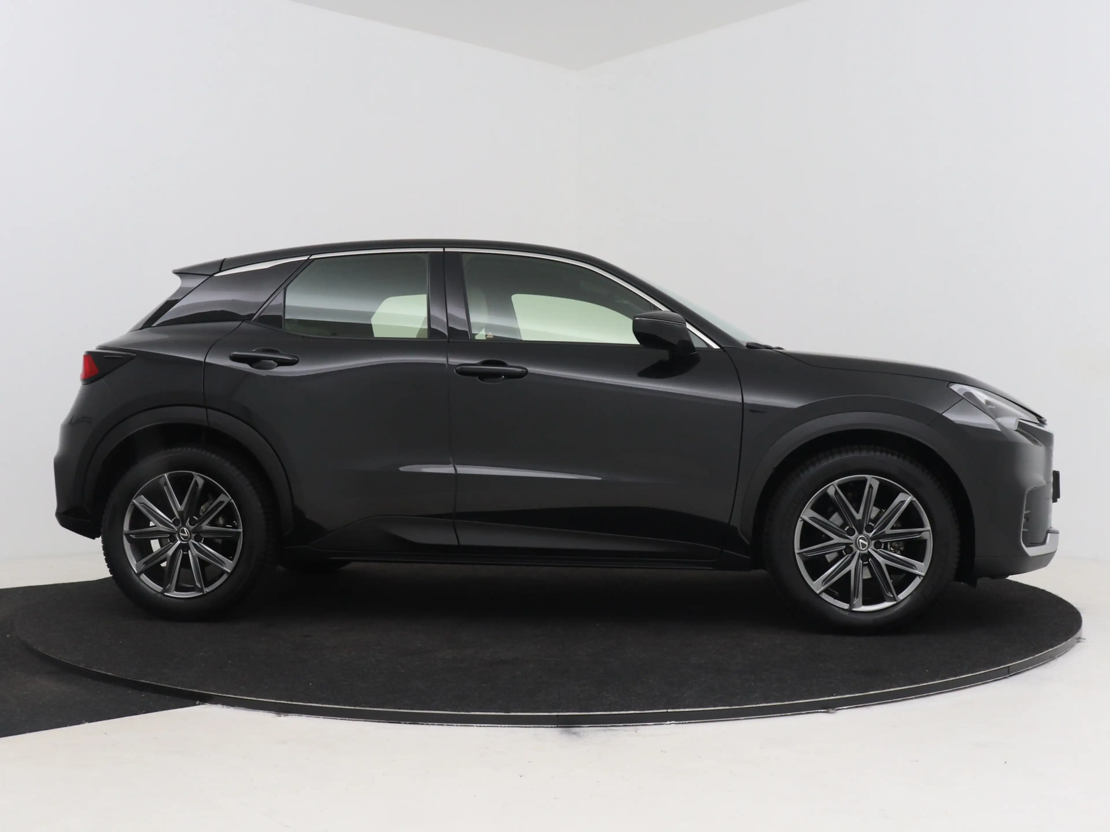 Lexus LBX Elegant 2WD Advanced Pack | Lederen bekleding | St — photo 15