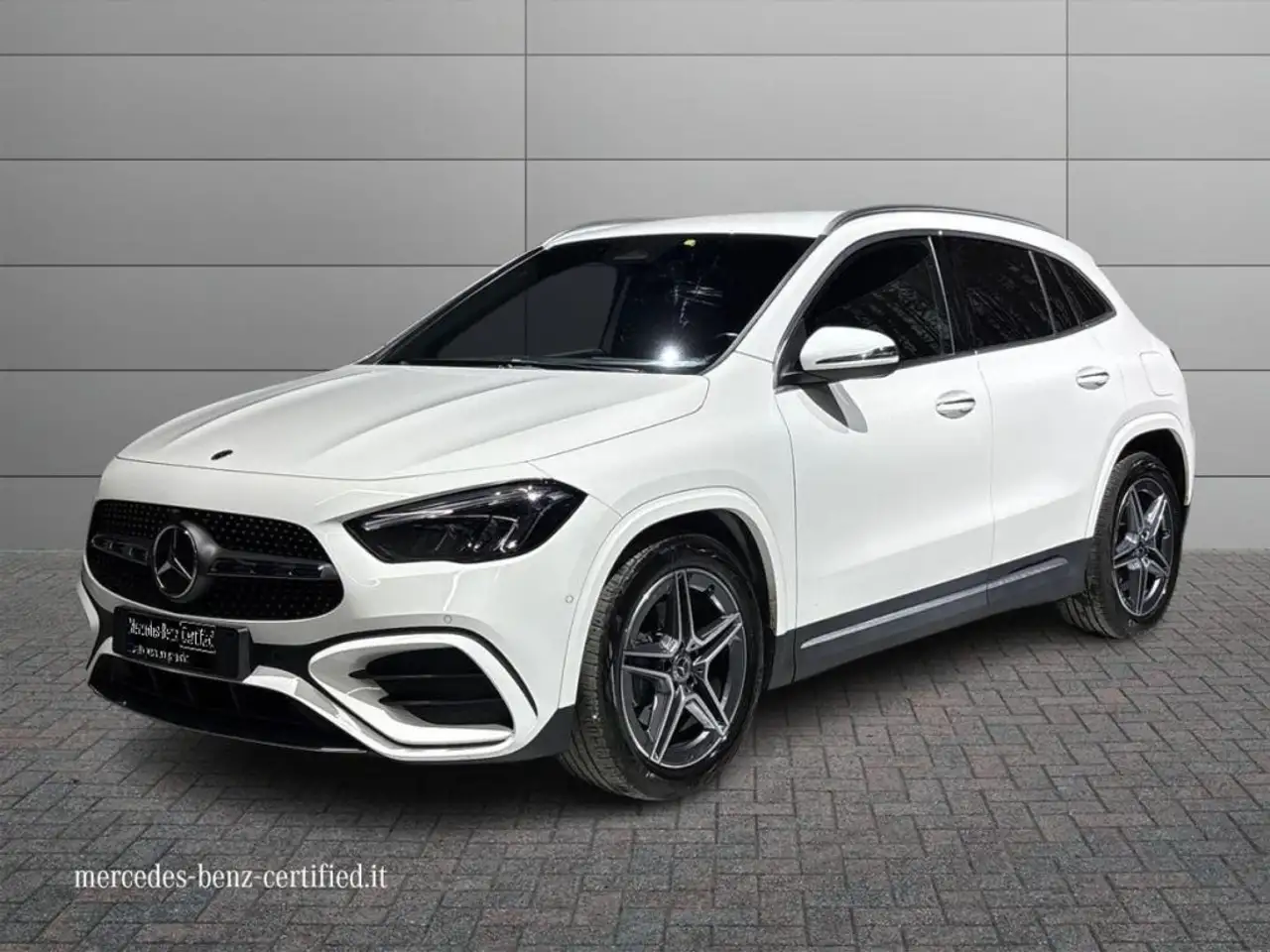 Mercedes-Benz GLA 200