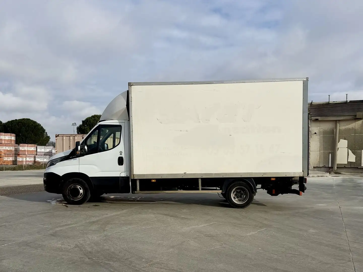 Iveco Daily 35C15 HAYON 15600HT Weiß - 2