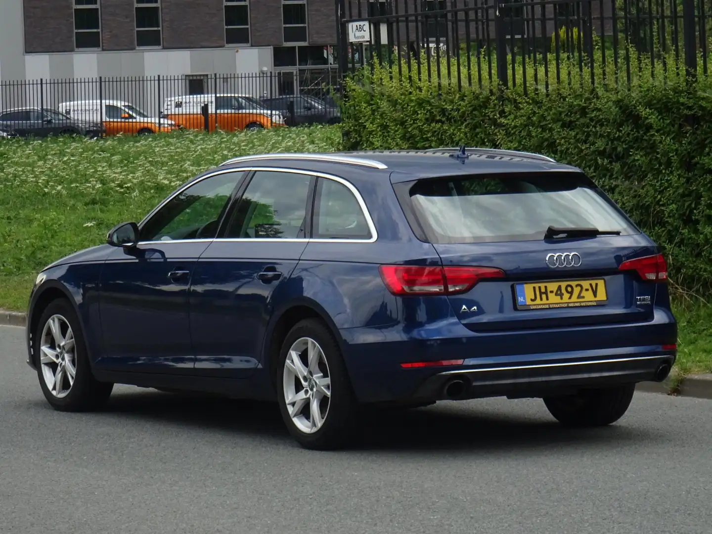 Audi A4 Avant 2.0 TFSI quattro Sport Pro Line NAP/NAVI/LED Blauw - 2