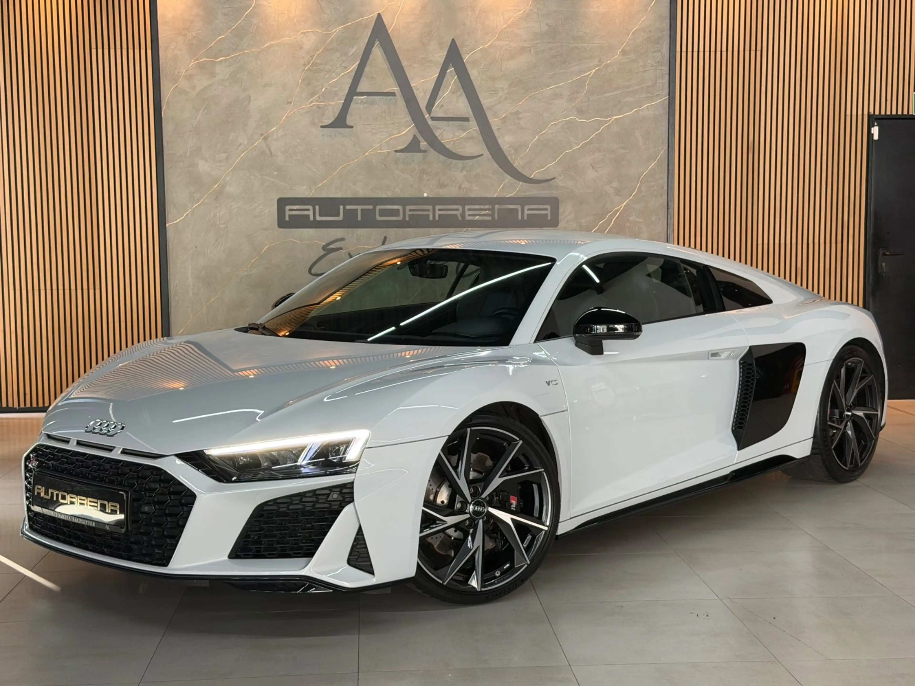 Audi R8 Coupe 5.2 ''V10''*LED*B&O*R.KAM* — photo 2