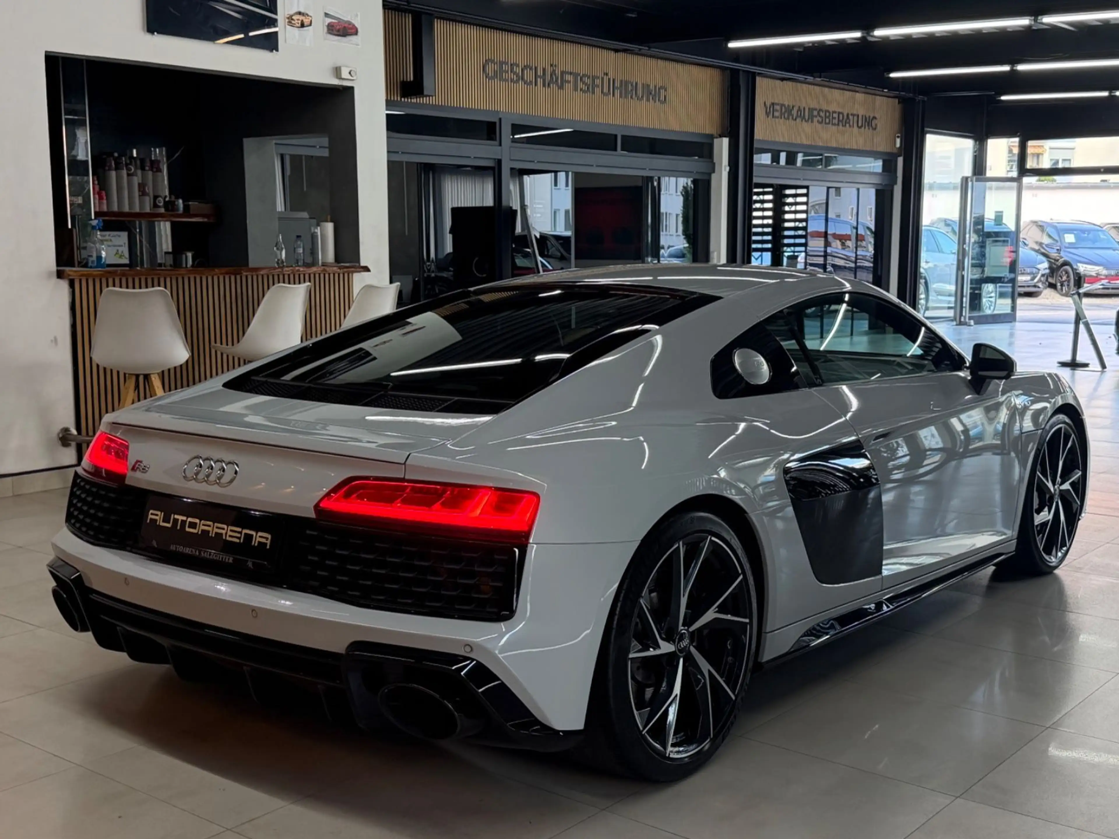 Audi R8 Coupe 5.2 ''V10''*LED*B&O*R.KAM* — photo 10