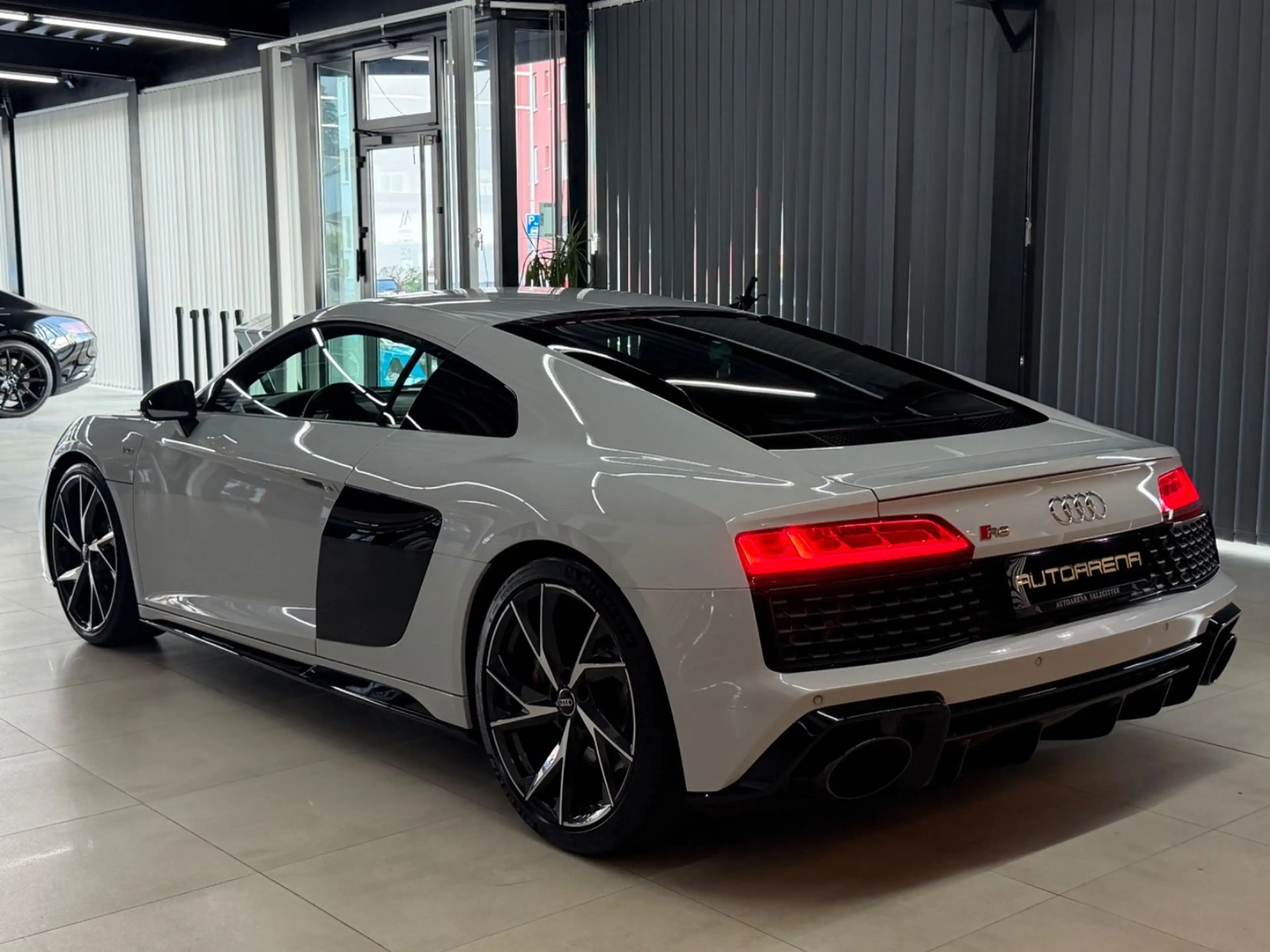 Audi R8 Coupe 5.2 ''V10''*LED*B&O*R.KAM* — photo 9