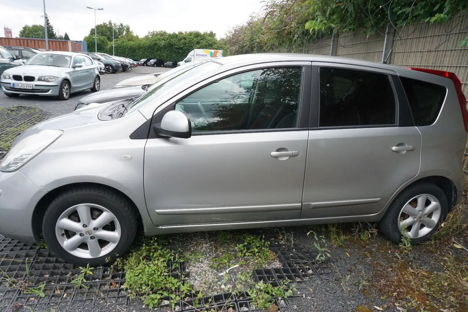 Nissan Note acenta 1,4 Burdeos - 2