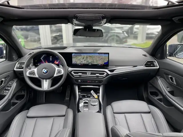 BMW 3 Series view 13