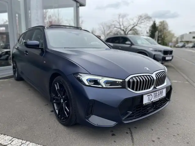 BMW 3 Series view 3
