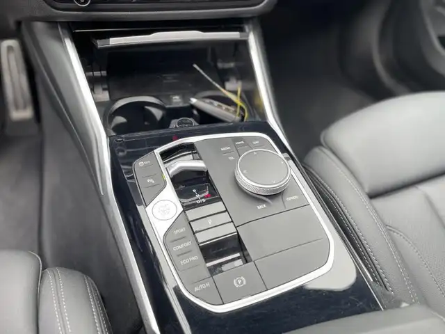 BMW 3 Series view 10