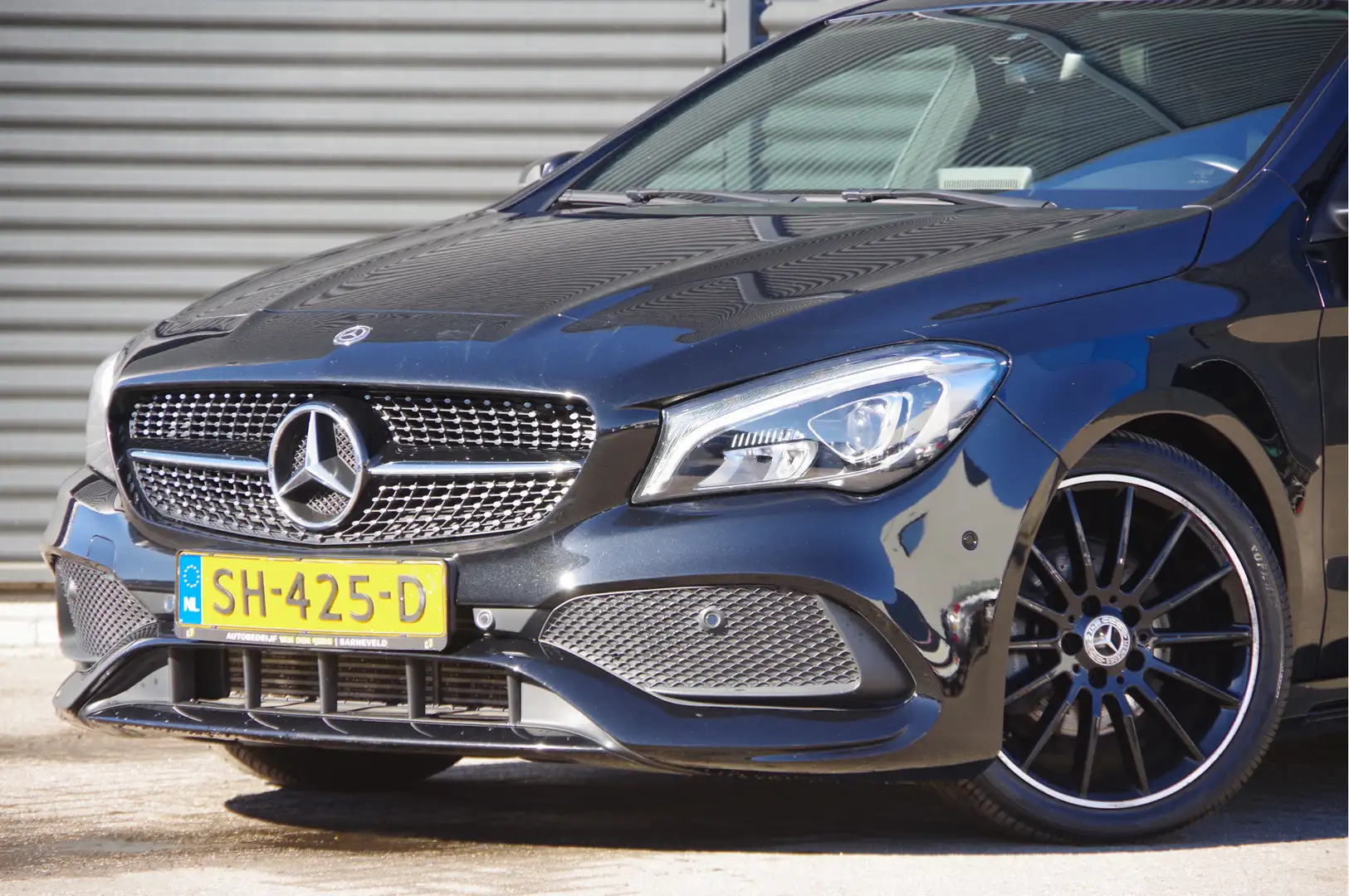 Mercedes-Benz CLA 180 Shooting Brake AMG NIGHT, AUT. LED, PANODAK, SPORT Noir - 2