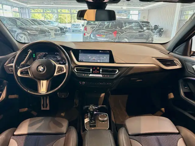 BMW 1 Series view 12