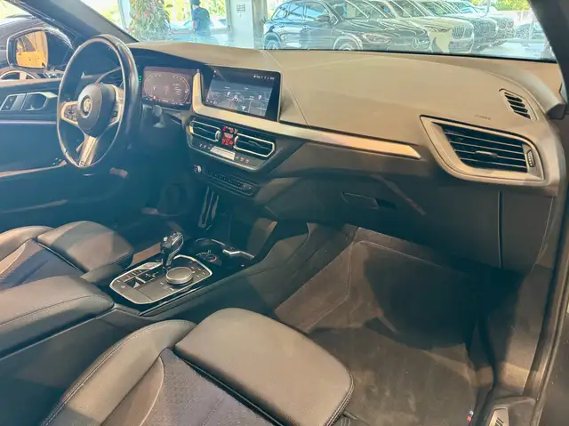BMW 1 Series view 13