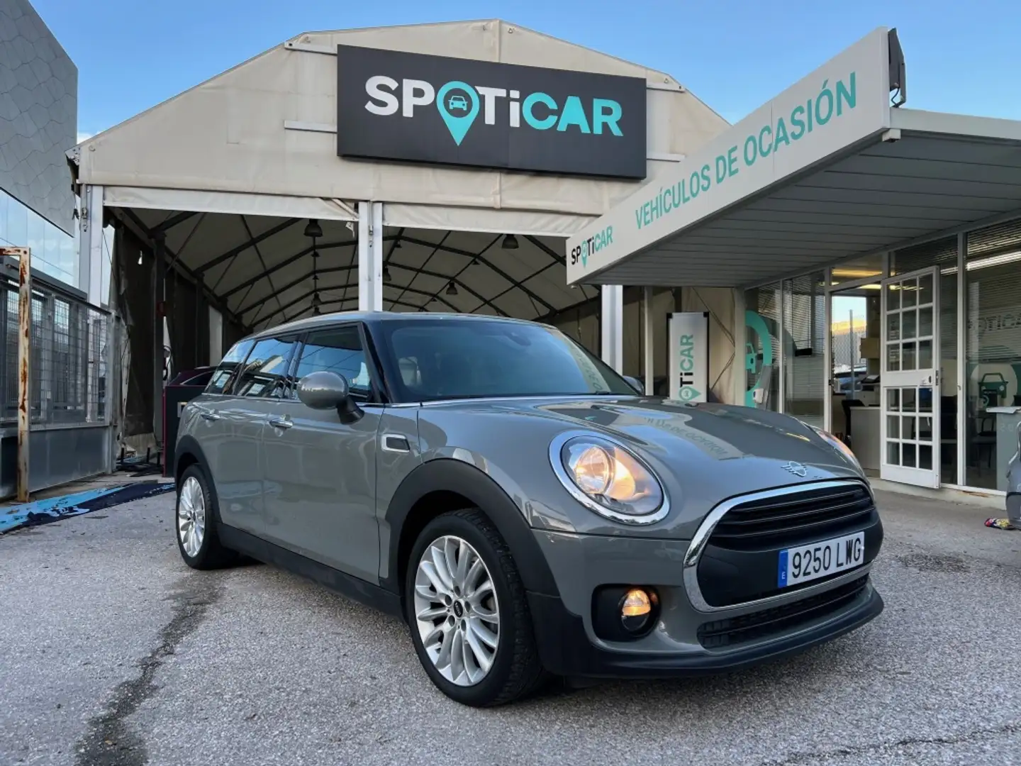 MINI Cooper D Clubman Aut. One Grijs - 1