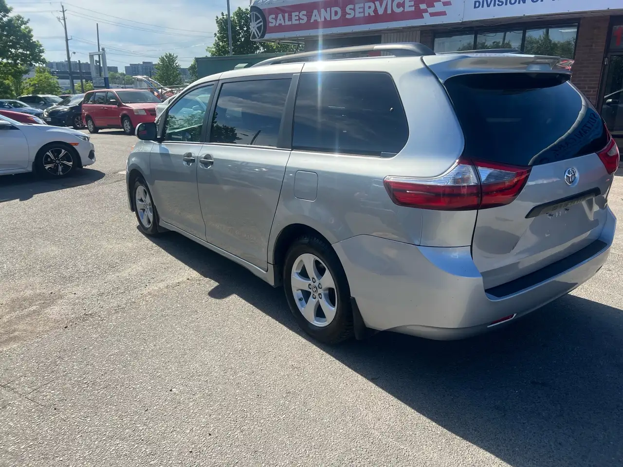 Toyota Sienna fotografie Toyota Sienna