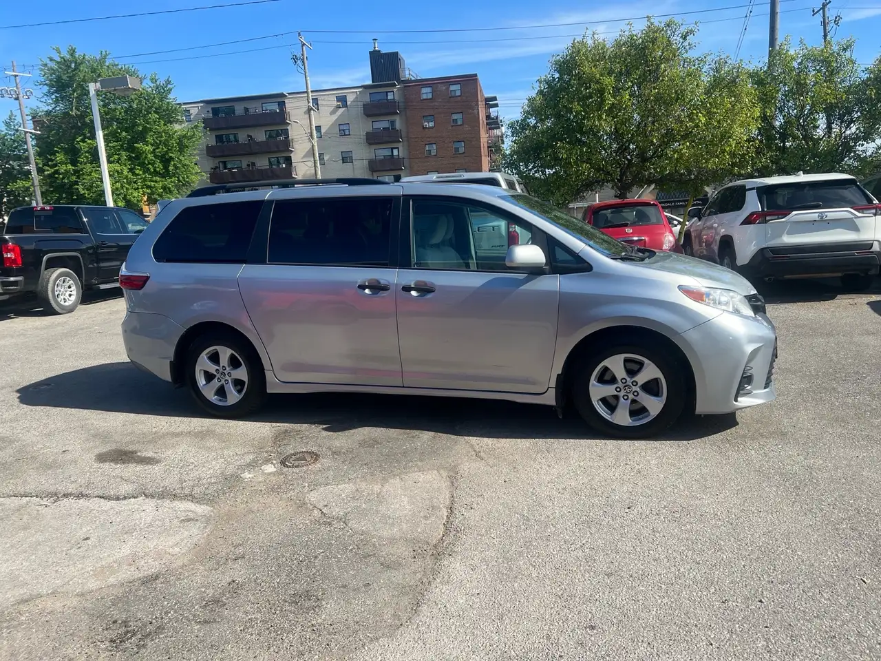 Toyota Sienna fotografie Toyota Sienna
