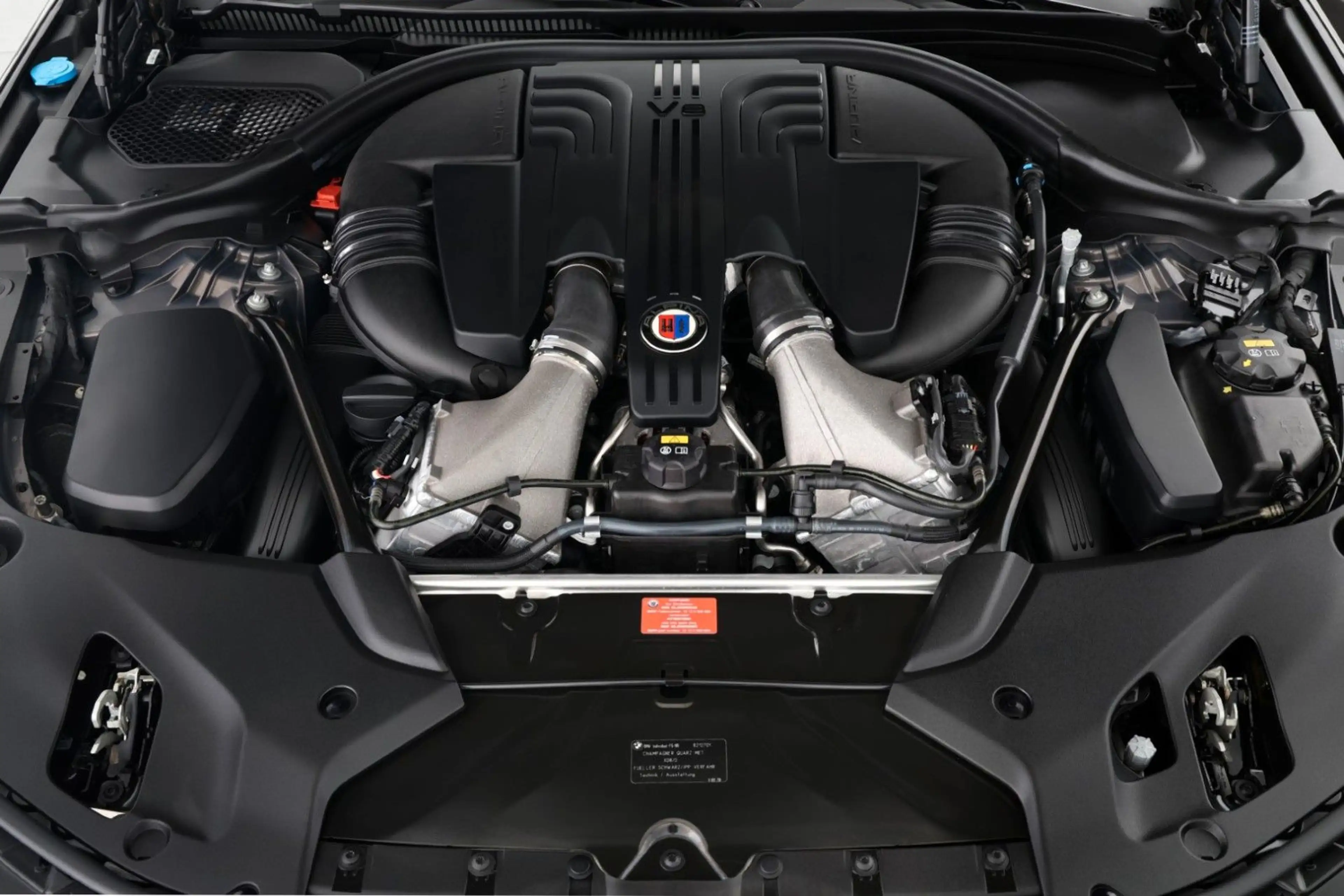 Alpina B5 BITURBO Touring SWITCH-TRONIC Allrad — photo 13