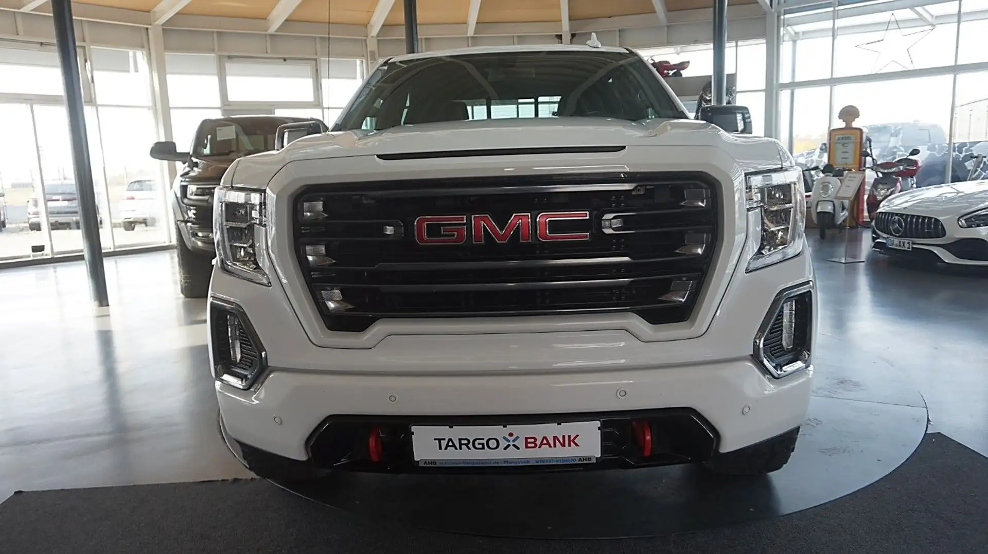 GMC Sierra AT4 6.2L V8 Crew Cab*Leder*Navi*AHK* Weiß - 2