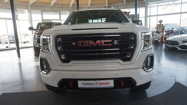 GMC Sierra AT4  6.2L V8 Crew Cab*Leder*Navi*AHK*