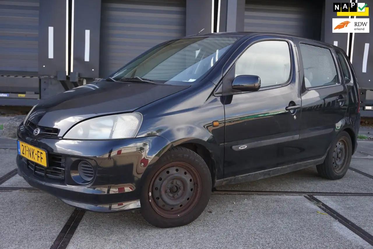 Daihatsu YRV