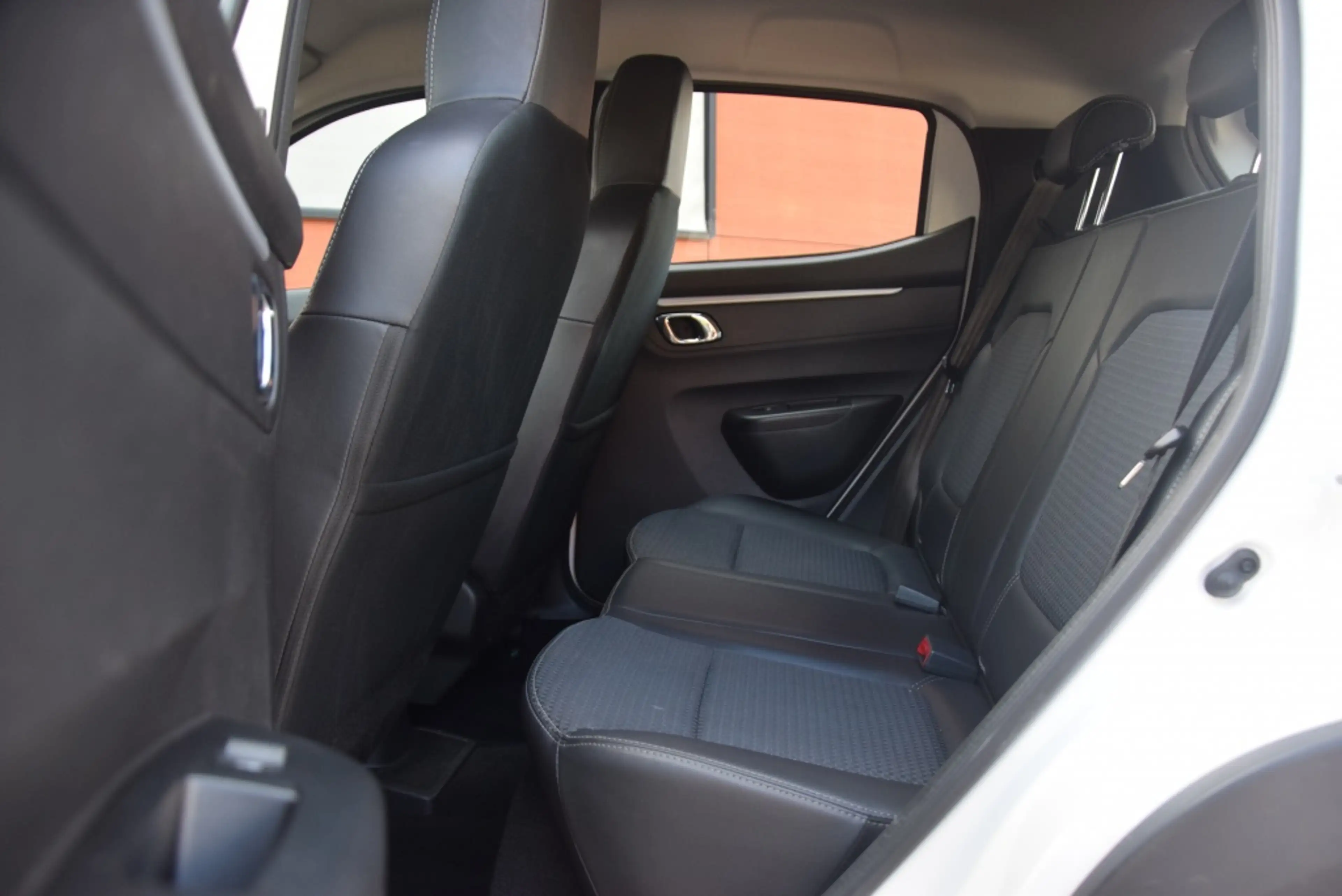 Dacia Spring Essential 27kWh SOH90,4% — photo 8