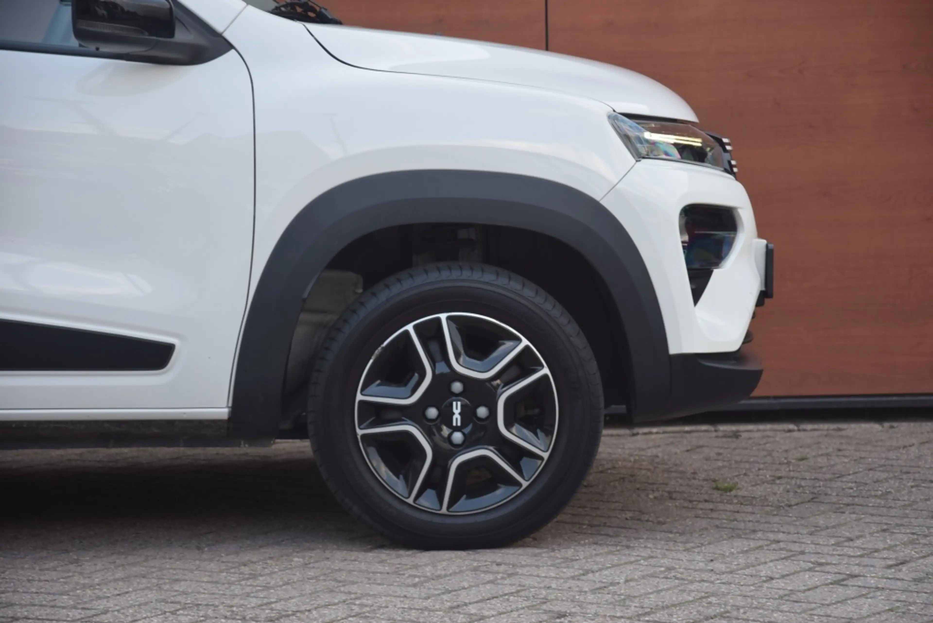 Dacia Spring Essential 27kWh SOH90,4% — photo 10
