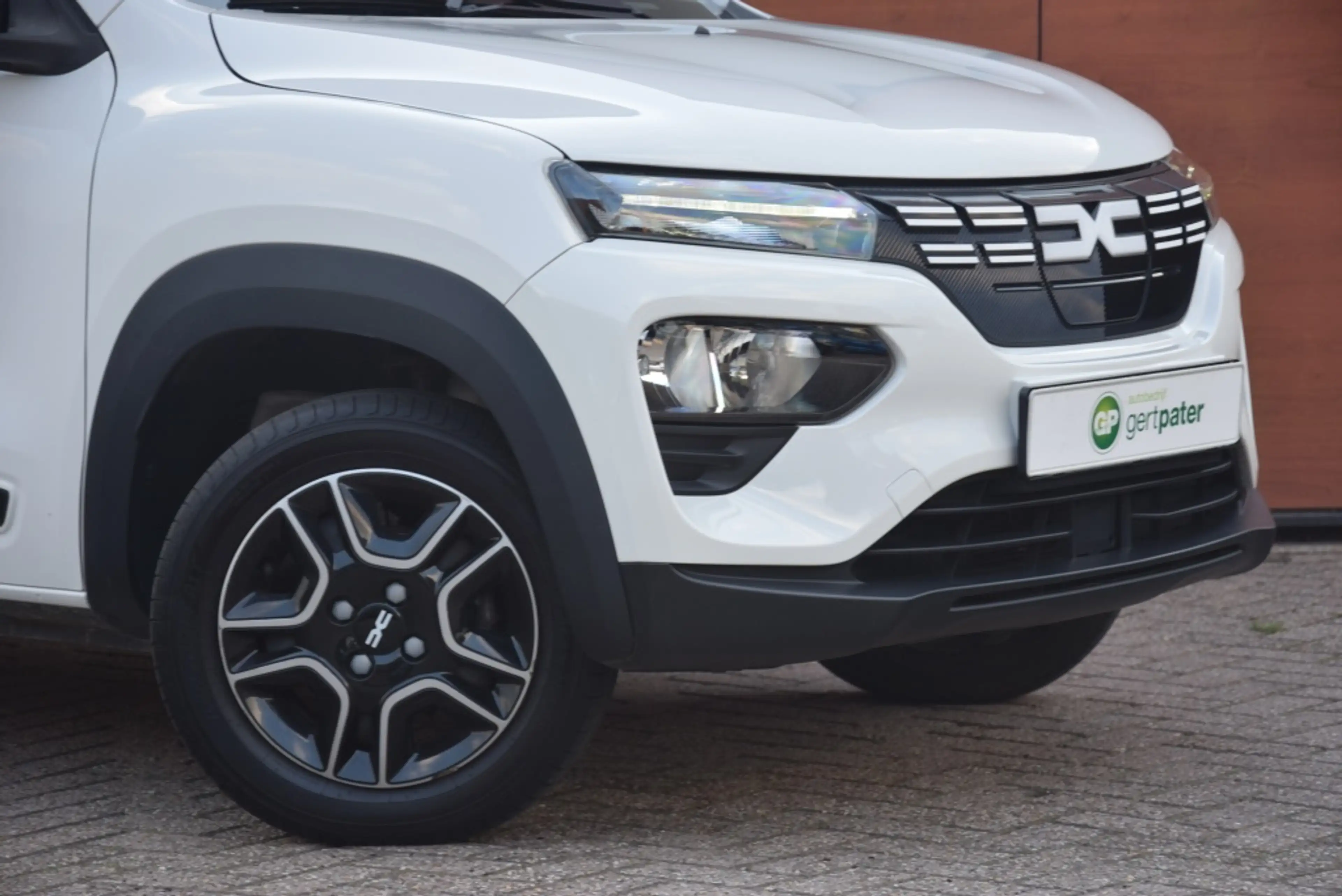 Dacia Spring Essential 27kWh SOH90,4% — photo 3