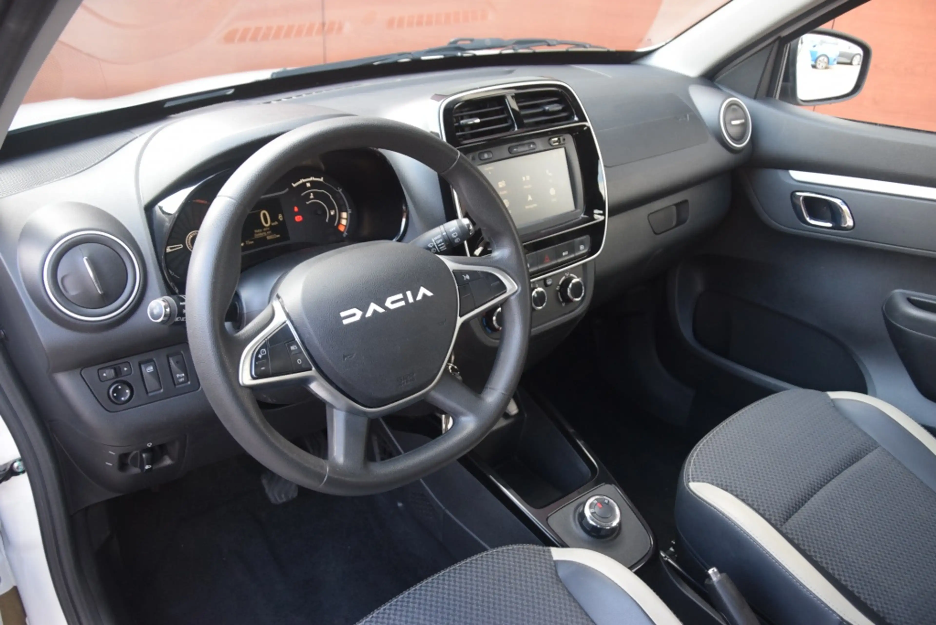 Dacia Spring Essential 27kWh SOH90,4% — photo 6