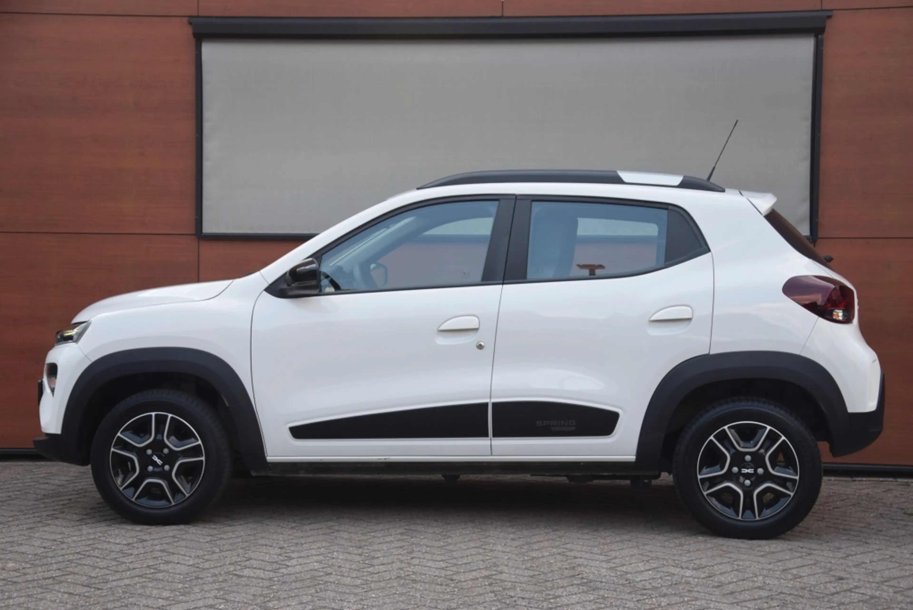 Dacia Spring Essential 27kWh SOH90,4% — photo 11