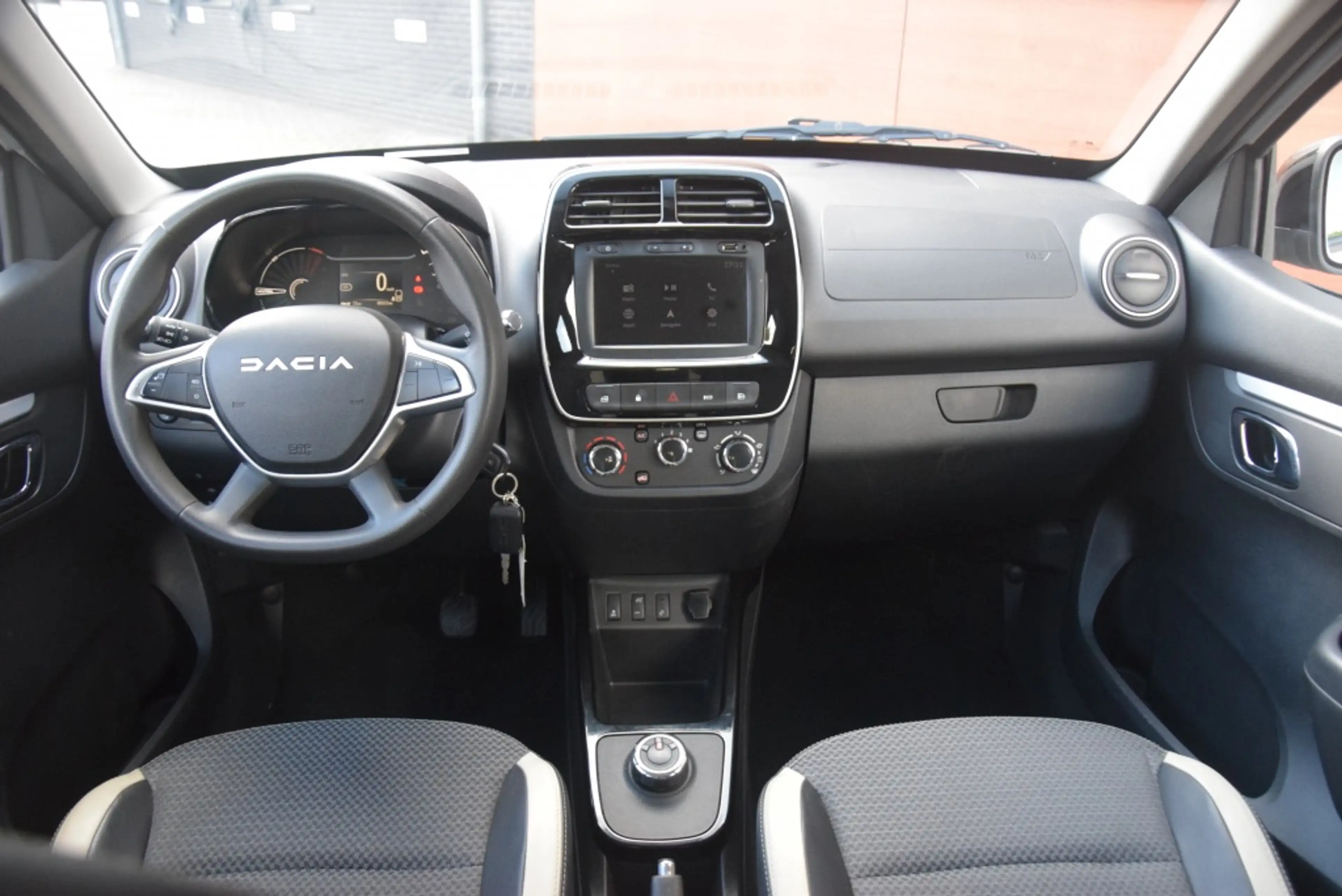Dacia Spring Essential 27kWh SOH90,4% — photo 5