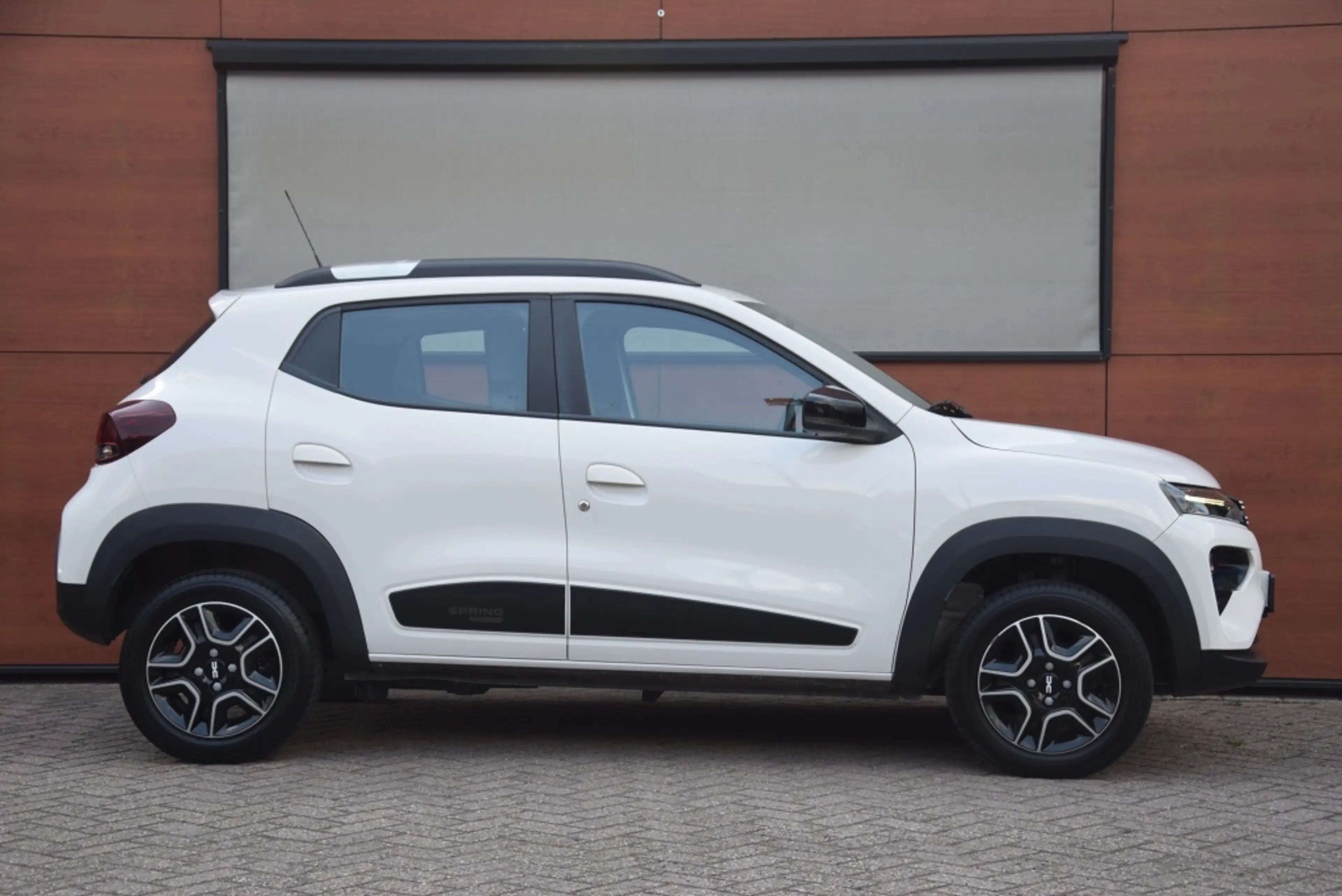 Dacia Spring Essential 27kWh SOH90,4% — photo 9