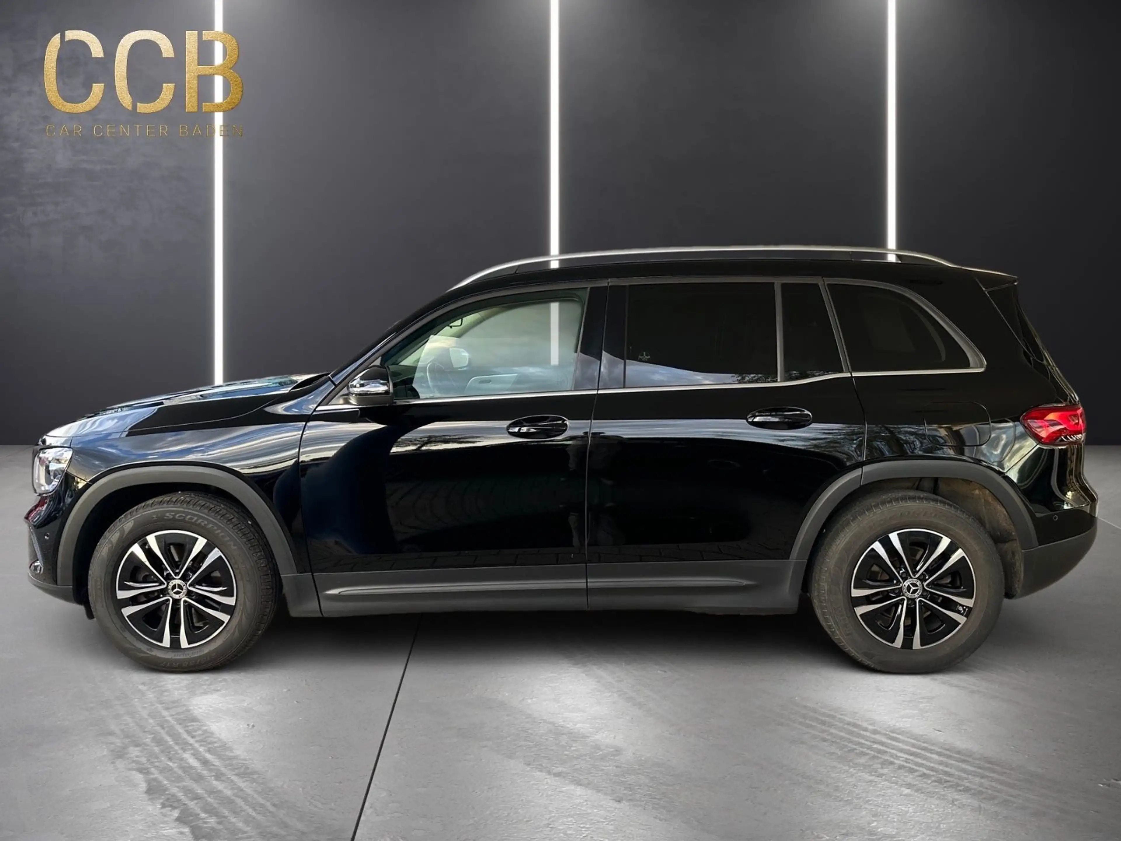 Mercedes-Benz GLB 200 d Style/AHK/8*Fach bereift — photo 8
