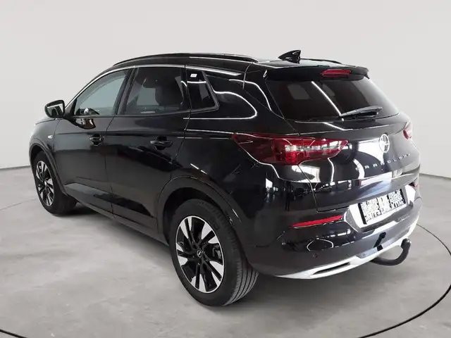 Opel Grandland view 5