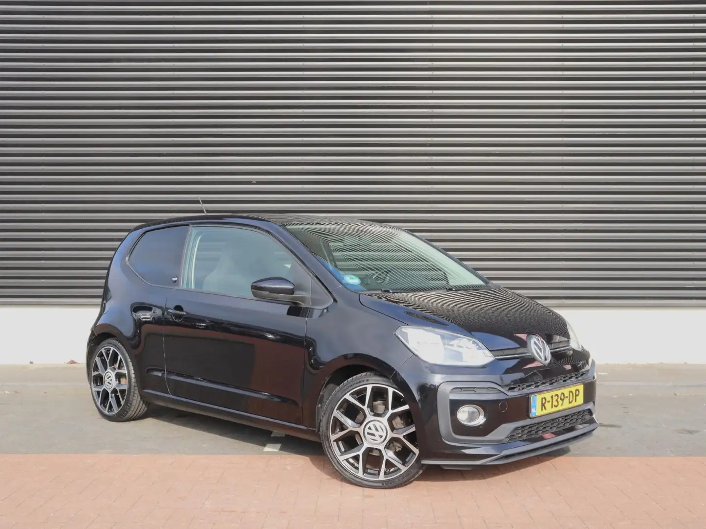 Volkswagen up! 1.0 TSI BMT high up! | Clima | PDC | Voorstoelen v Negro - 2