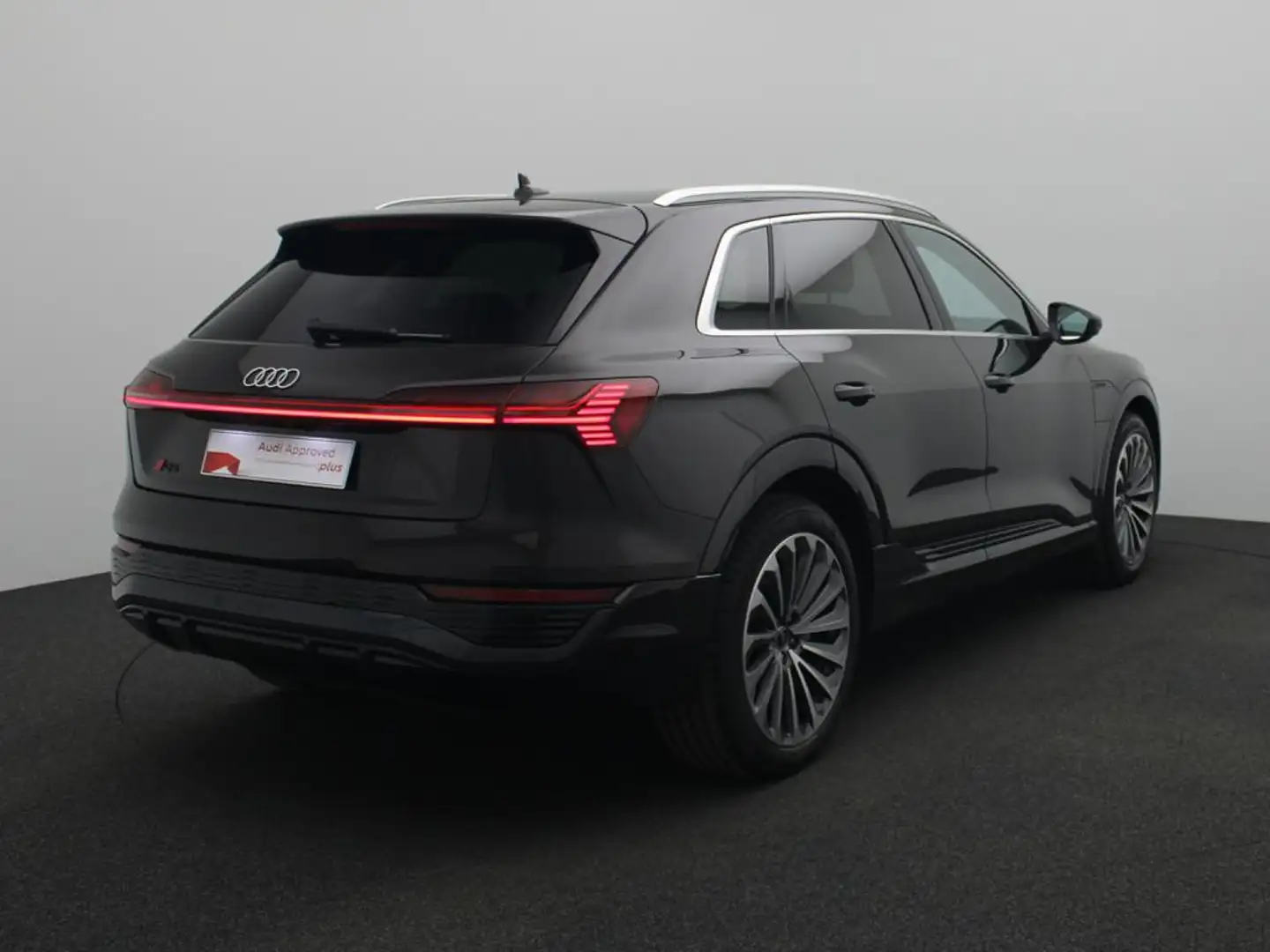 Audi Q8 e-tron Audi Q8  Corporate S 55 e-tron quattro 300,00 kW Brown - 2