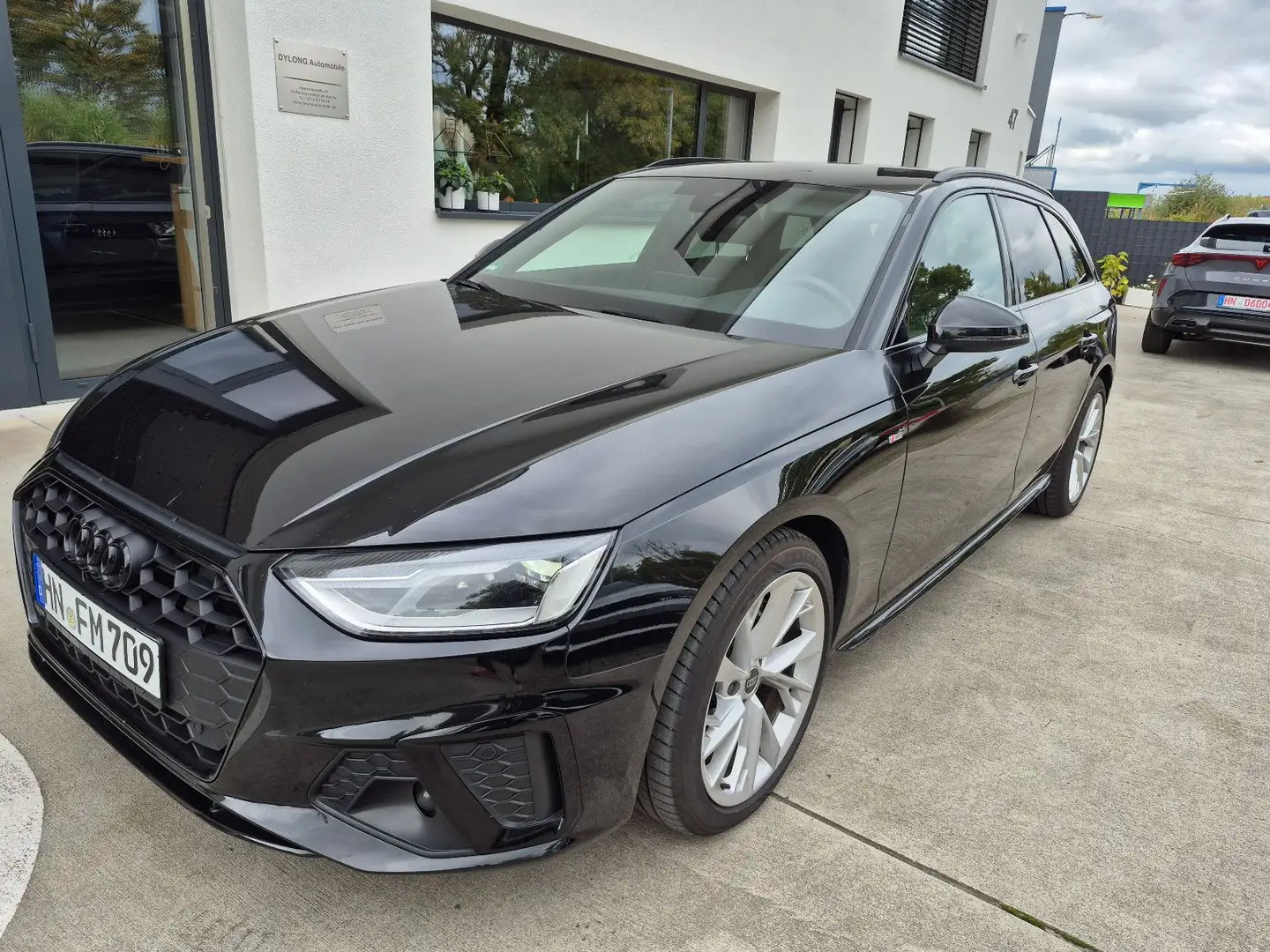 Audi A4 Avant 40 TDI S line 204 PS Wenig Km 29445 !!! Schwarz - 2