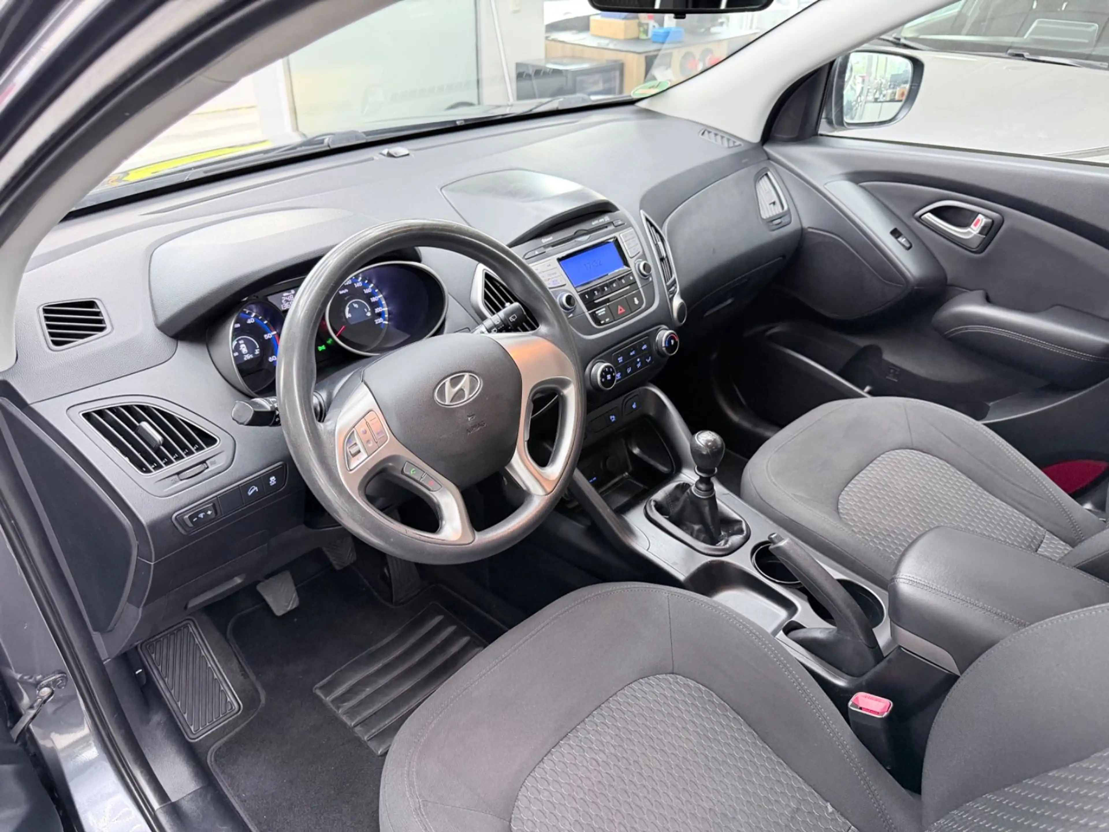 Hyundai iX35 Comfort 1.7CRDi Klima PDC SHZ ISOFIX — photo 11